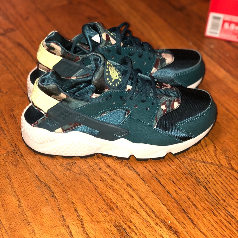 Huarache Women’s Nike Shoe
